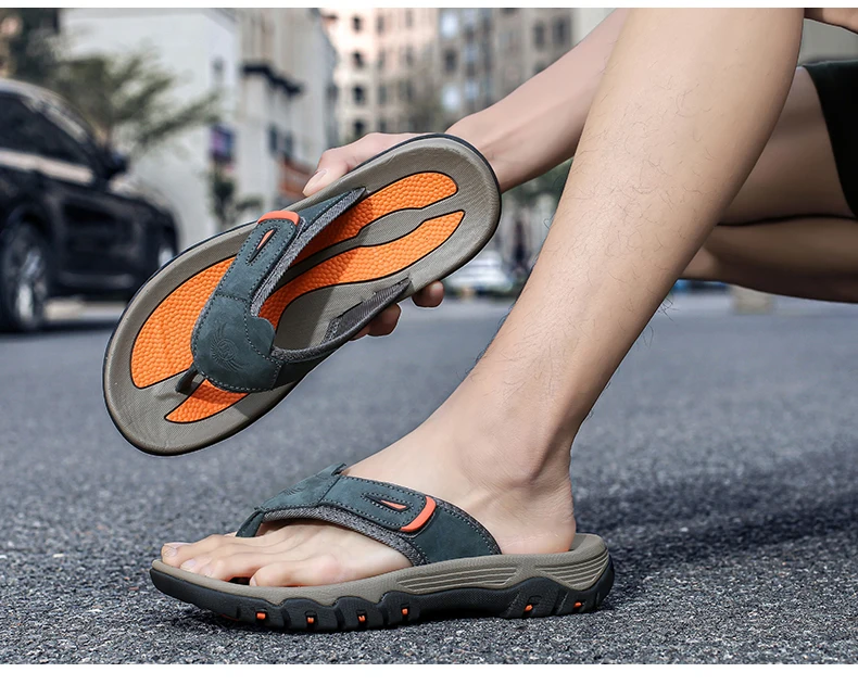 New Summer Men's Slippers Breathable Luxury Men Sandals Beach Classics Genuine Leather Mens Slippers Outdoor Men's Flip Flops