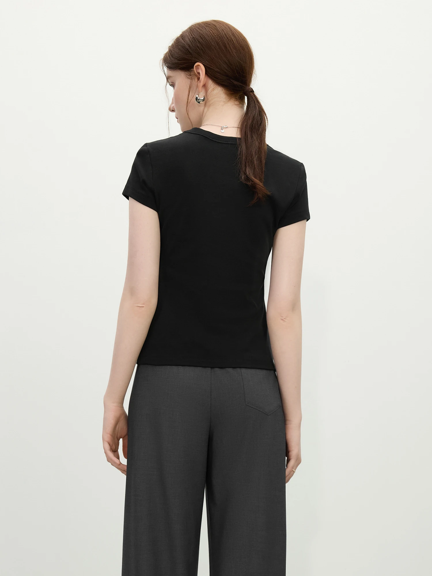FSLE MInimalism Style Pink Straight Shoulder Short-sleeved T-shirt for Women 2025 Summer New Slim Fit Round Neck Top 25FS12113