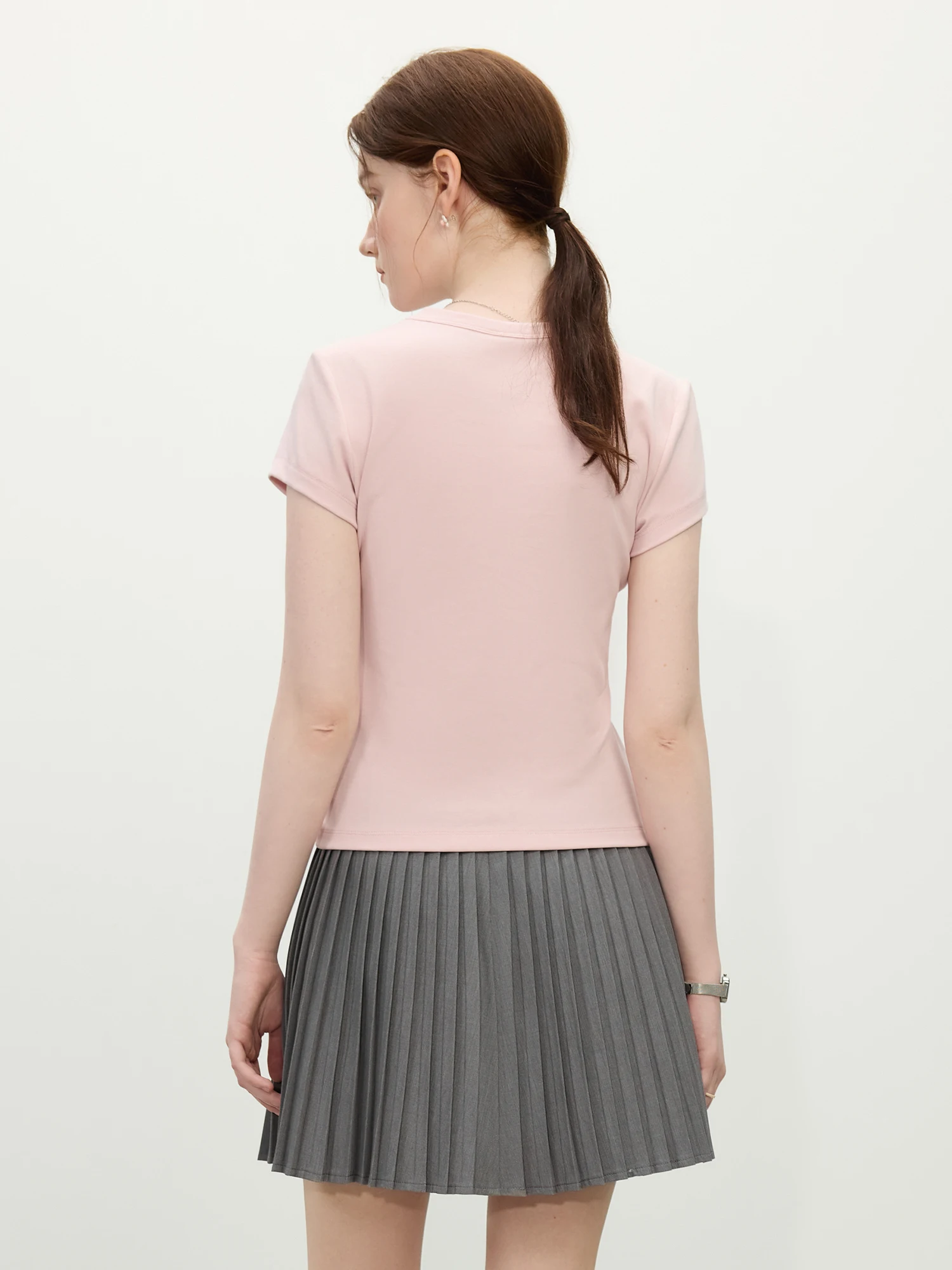FSLE MInimalism Style Pink Straight Shoulder Short-sleeved T-shirt for Women 2025 Summer New Slim Fit Round Neck Top 25FS12113