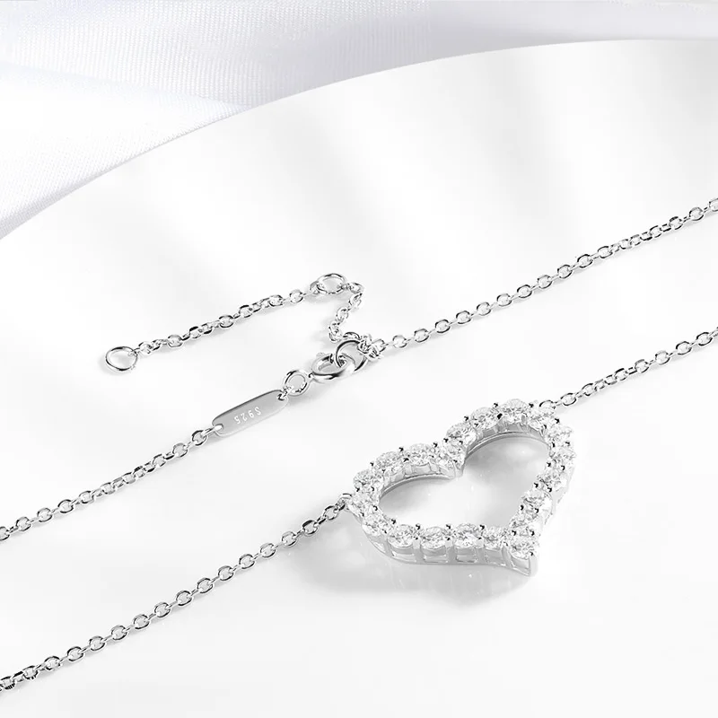 Smyoue 2CT Pass Tested Moissanite Heart Necklace for Women S925 Silver Plated Platinum Simulated Diamonds Pendant Birthday Gift