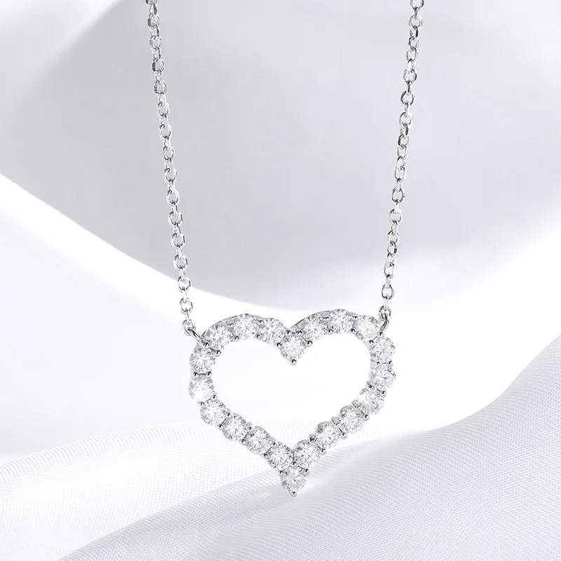 Smyoue 2CT Pass Tested Moissanite Heart Necklace for Women S925 Silver Plated Platinum Simulated Diamonds Pendant Birthday Gift
