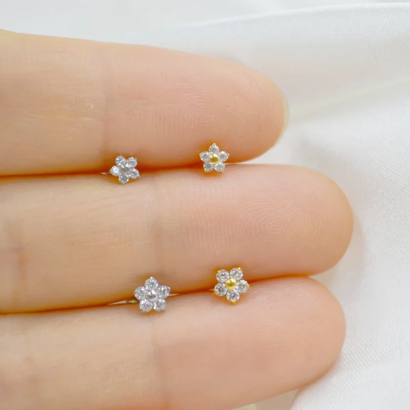10pcs Body Jewelry 16Gx8mm G23 Titanium Flower CZ Lip Labret Bar Ear Helix Tragus Rook Barbells Stud Piercing Jewelry New