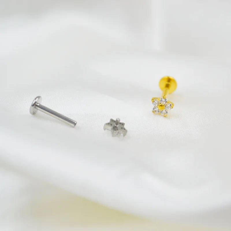 10pcs Body Jewelry 16Gx8mm G23 Titanium Flower CZ Lip Labret Bar Ear Helix Tragus Rook Barbells Stud Piercing Jewelry New