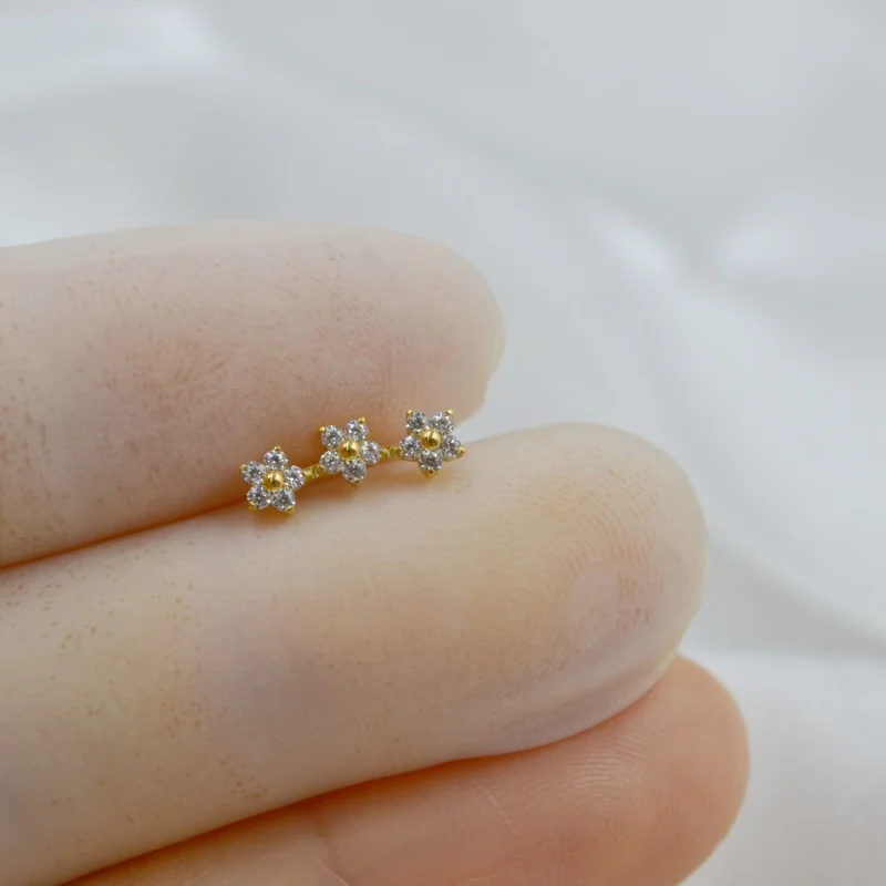 10pcs Body Jewelry G23 Titanium Flower CZ Lip Labret Bar Ear Helix Tragus Rook Barbells Stud Piercing Jewelry New