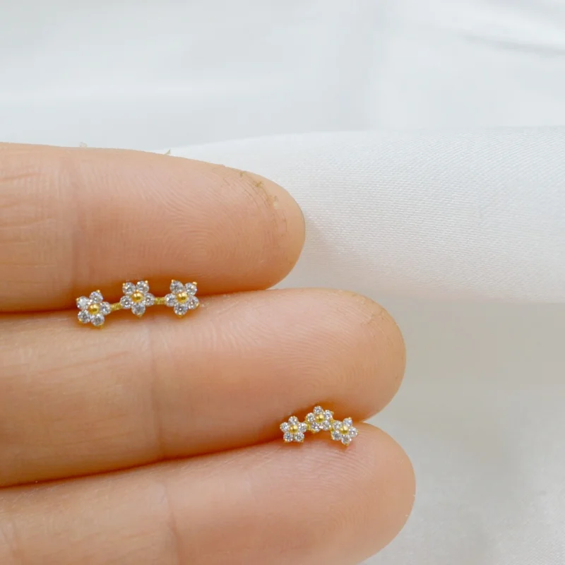 10pcs Body Jewelry G23 Titanium Flower CZ Lip Labret Bar Ear Helix Tragus Rook Barbells Stud Piercing Jewelry New