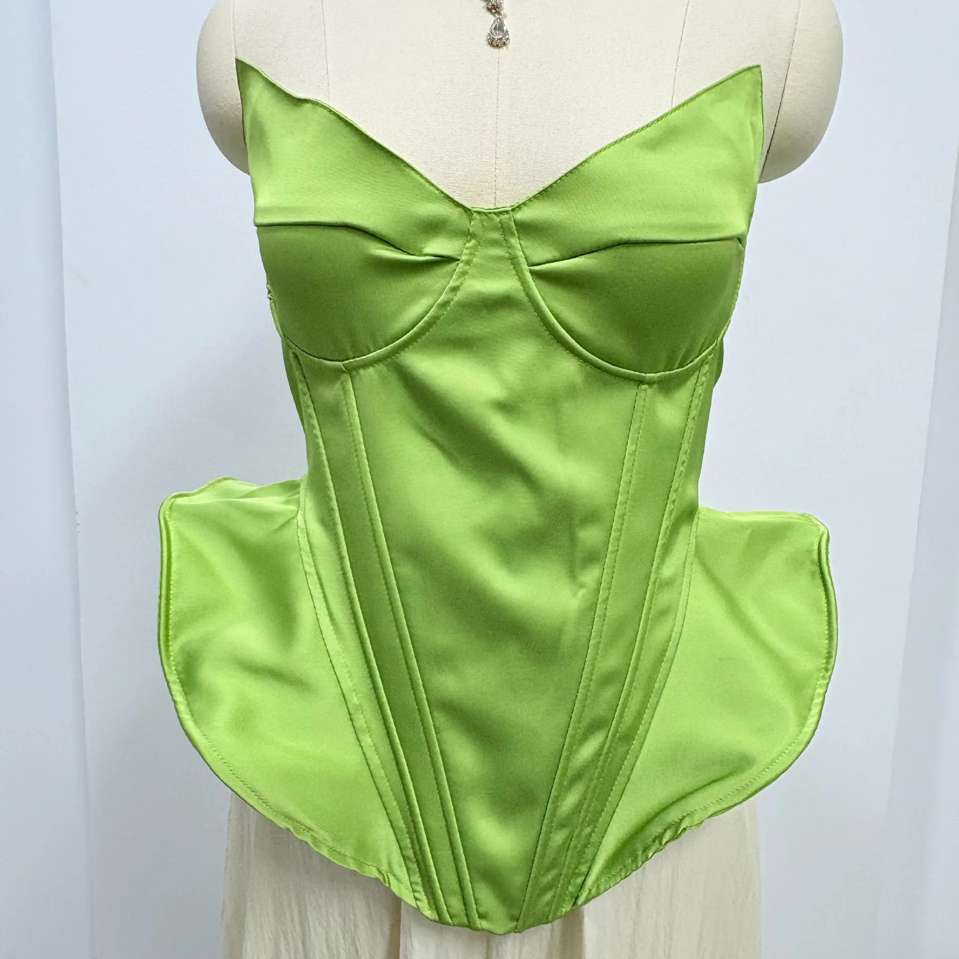 Sexy Black Strapless Fishbone Corset Top Women Sleeveless Off-shoulder Backless Waist Cinching Vest 2026 Lady Party Cropped Vest