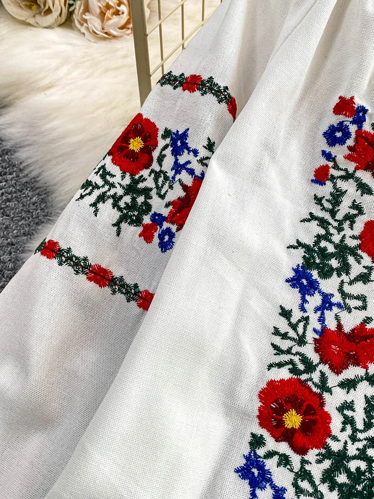 Women's Autumn Bohemian Blouse Ethnic Embroidered O-Neck Shirt Casual Bow Tie Loose Top Linen-cotton Female Pullovers Girl BL256