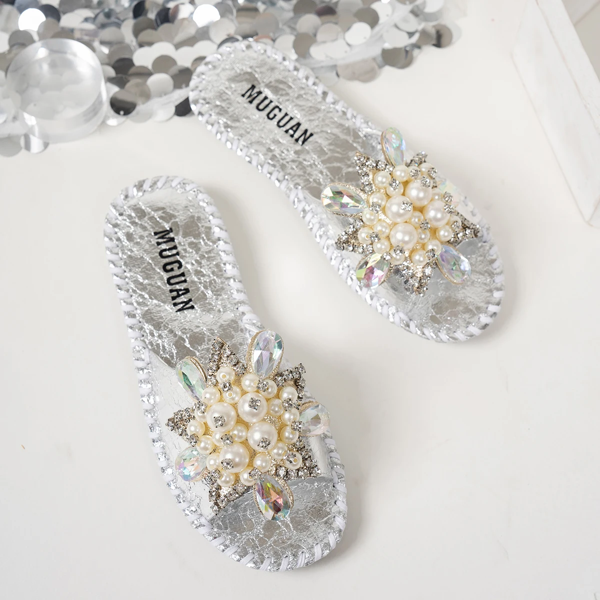 Aphixta New Gold Crystal Flower Flat With Sandals Women Summer Round Toe Shoes Outdoor Soft Sole Bling Slides Big Size 43