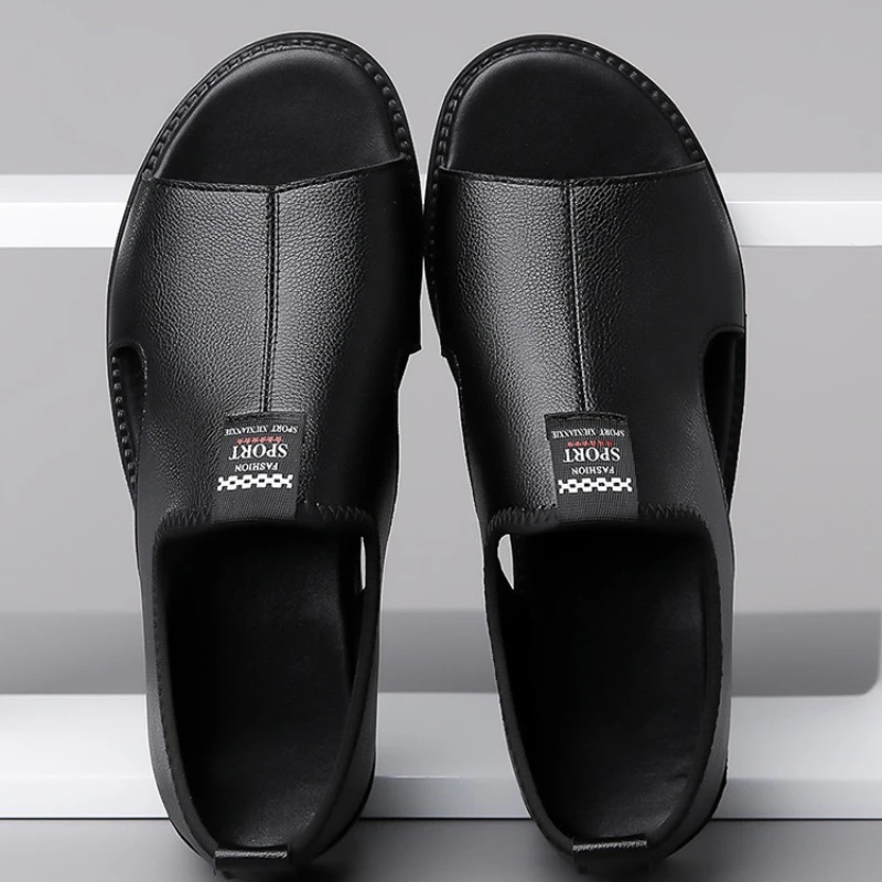 Sandals for Men Brand Casual Shoes Outdoor Fashion Men's Slippers Comfortable Beach Shoes High Quality Leather Men Flat Sandals