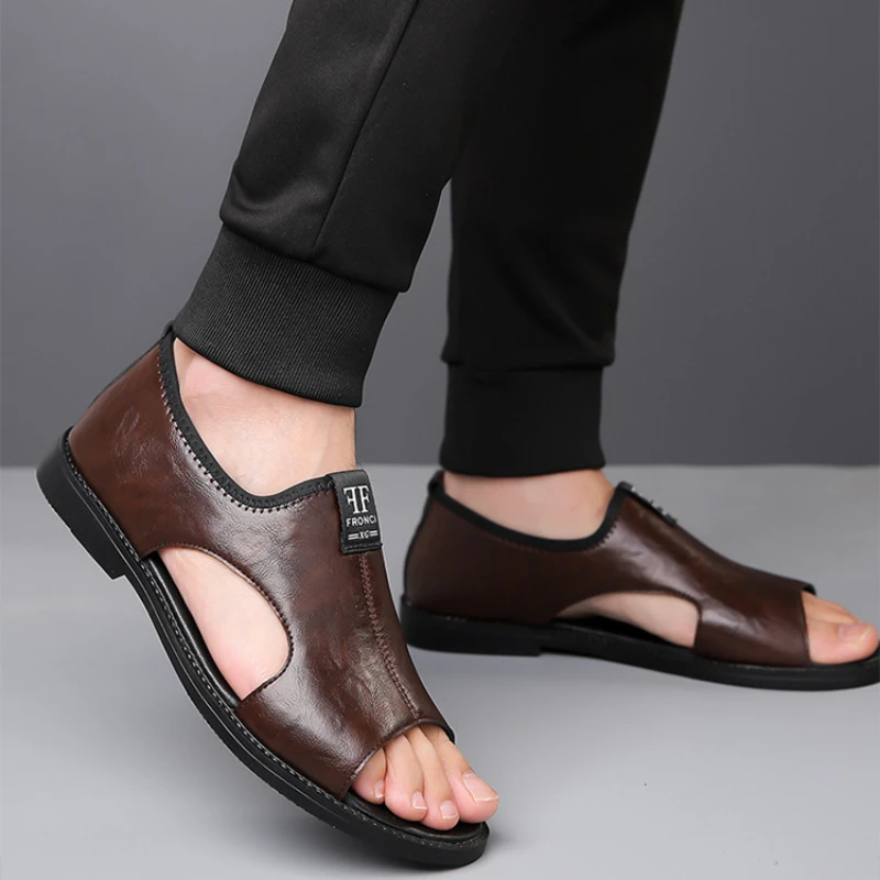 Sandals for Men Brand Casual Shoes Outdoor Fashion Men's Slippers Comfortable Beach Shoes High Quality Leather Men Flat Sandals