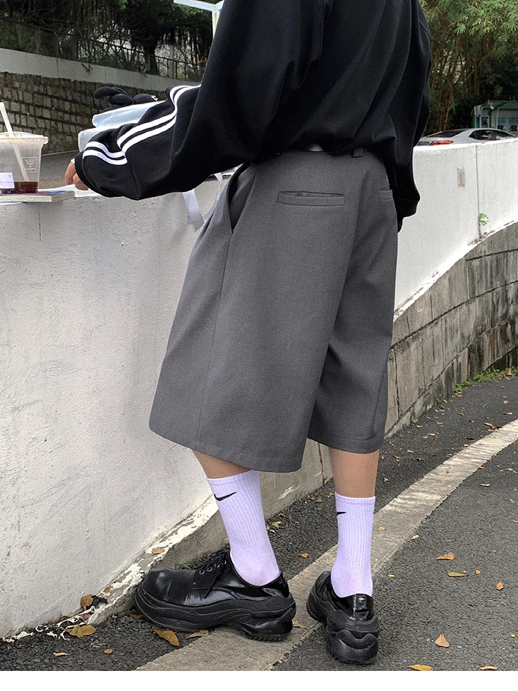 Mauroicardi Spring Summer Loose Casual Soft Grey Pleated Shorts for Men with High Waist Short Straight Pants Korean Clothes 2024