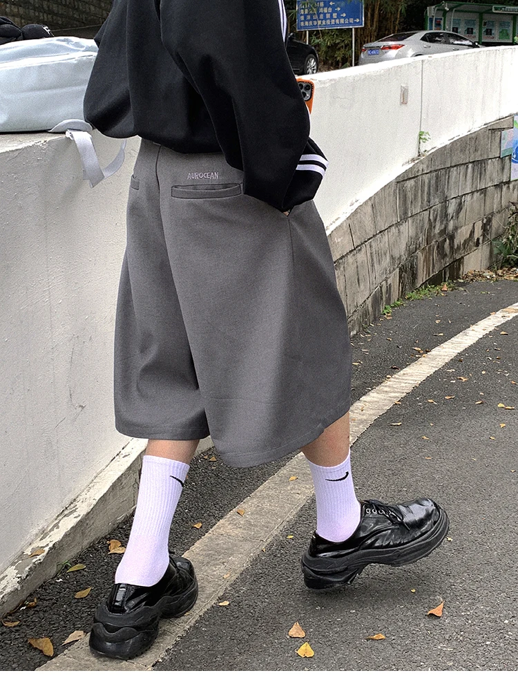 Mauroicardi Spring Summer Loose Casual Soft Grey Pleated Shorts for Men with High Waist Short Straight Pants Korean Clothes 2024
