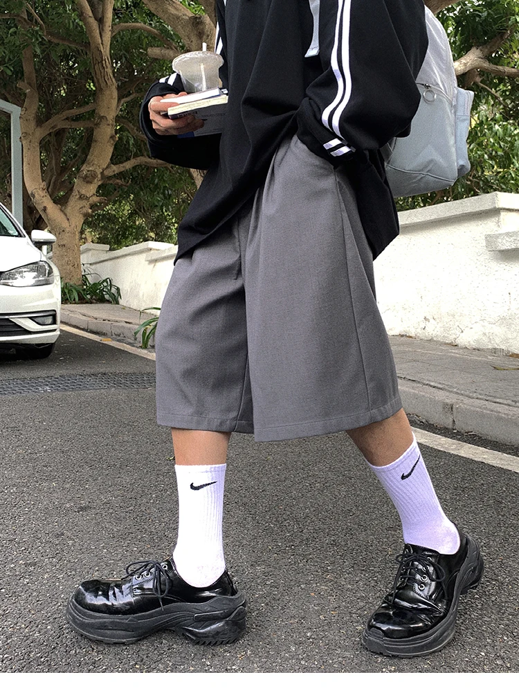 Mauroicardi Spring Summer Loose Casual Soft Grey Pleated Shorts for Men with High Waist Short Straight Pants Korean Clothes 2024