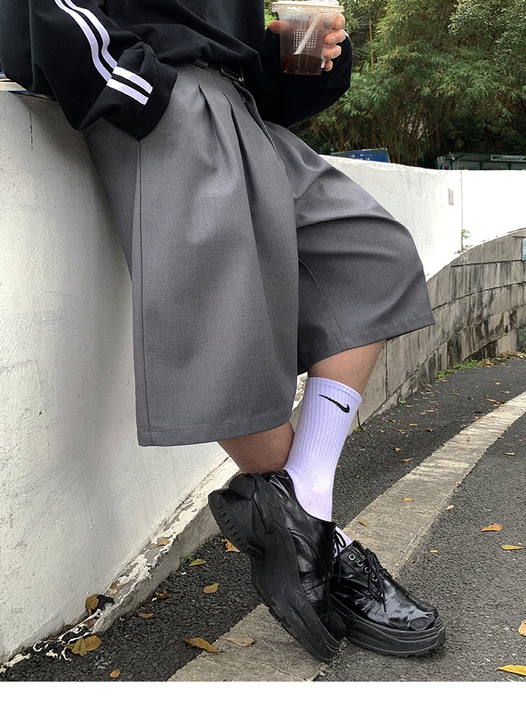 Mauroicardi Spring Summer Loose Casual Soft Grey Pleated Shorts for Men with High Waist Short Straight Pants Korean Clothes 2024