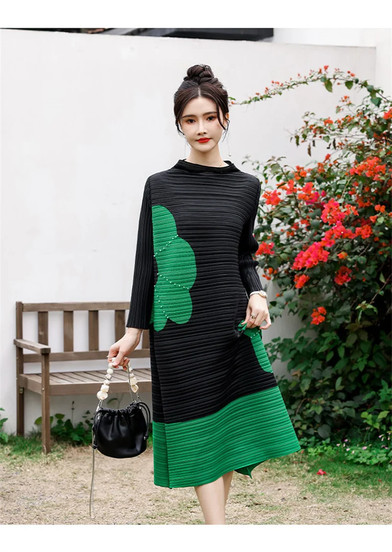 Long Dresses Womens Dresses Stand-up Collar Color Matching Flower Rhinestone Sleeve A-shaped Hem Pleated Dress Loose Long Skirt