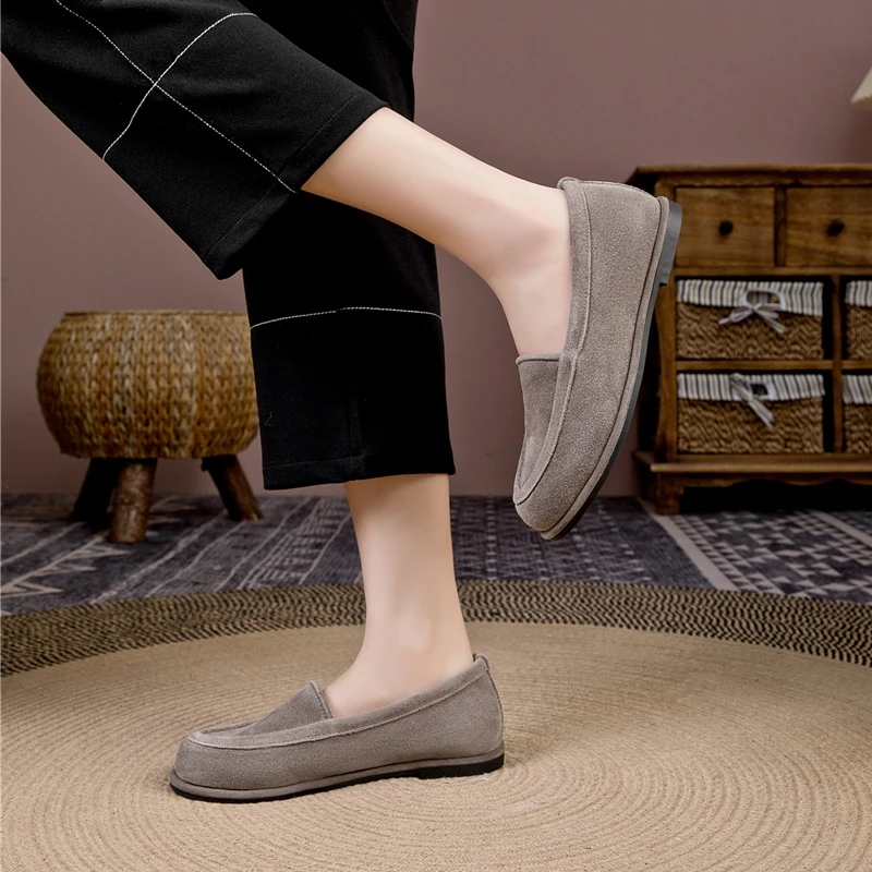 AIYUQI Women's Winter Loafers Anti-slip Slip-on Fur-lined Women Shoes Plus-size Genuine Leather Mary Jane Driving Shoes Female