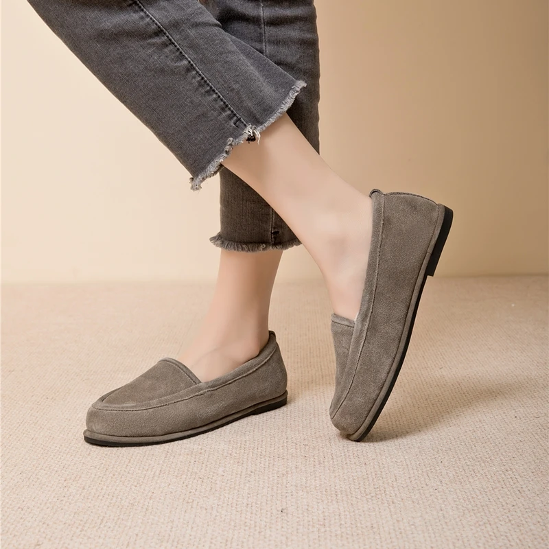 AIYUQI Women's Winter Loafers Anti-slip Slip-on Fur-lined Women Shoes Plus-size Genuine Leather Mary Jane Driving Shoes Female