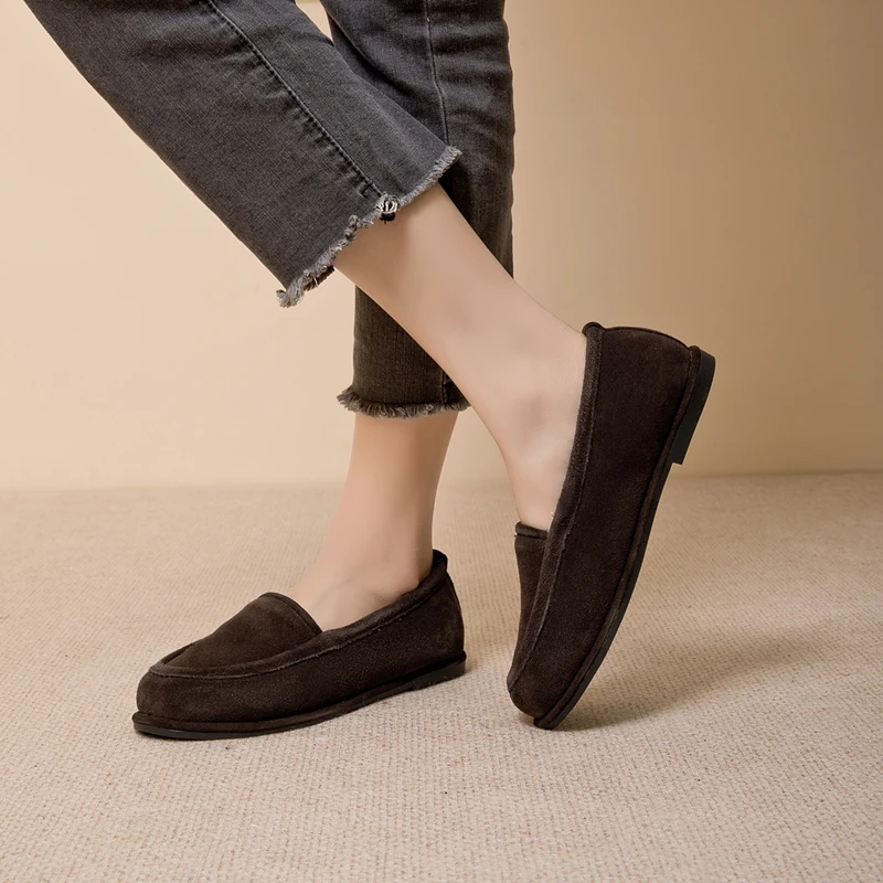 AIYUQI Women's Winter Loafers Anti-slip Slip-on Fur-lined Women Shoes Plus-size Genuine Leather Mary Jane Driving Shoes Female