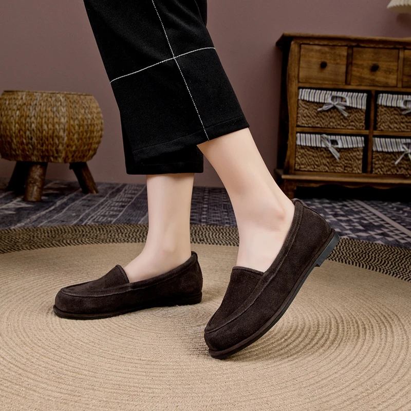 AIYUQI Women's Winter Loafers Anti-slip Slip-on Fur-lined Women Shoes Plus-size Genuine Leather Mary Jane Driving Shoes Female