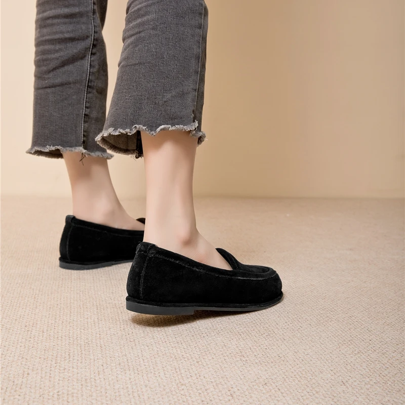 AIYUQI Women's Winter Loafers Anti-slip Slip-on Fur-lined Women Shoes Plus-size Genuine Leather Mary Jane Driving Shoes Female
