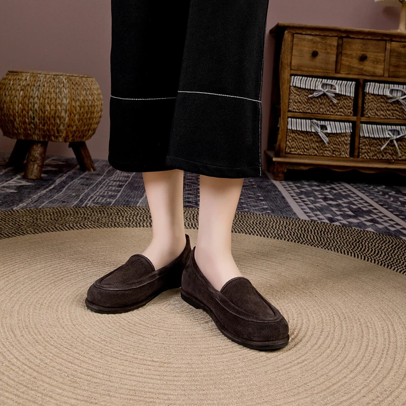 AIYUQI Women's Winter Loafers Anti-slip Slip-on Fur-lined Women Shoes Plus-size Genuine Leather Mary Jane Driving Shoes Female