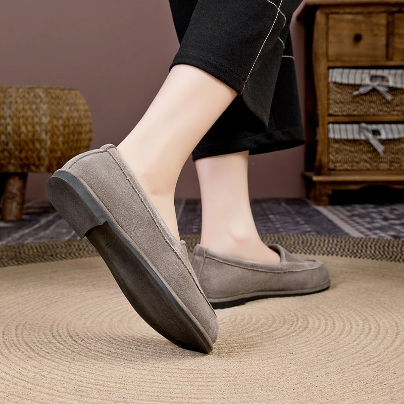 AIYUQI Women's Winter Loafers Anti-slip Slip-on Fur-lined Women Shoes Plus-size Genuine Leather Mary Jane Driving Shoes Female