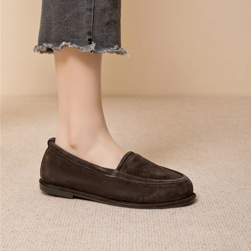 AIYUQI Women's Winter Loafers Anti-slip Slip-on Fur-lined Women Shoes Plus-size Genuine Leather Mary Jane Driving Shoes Female