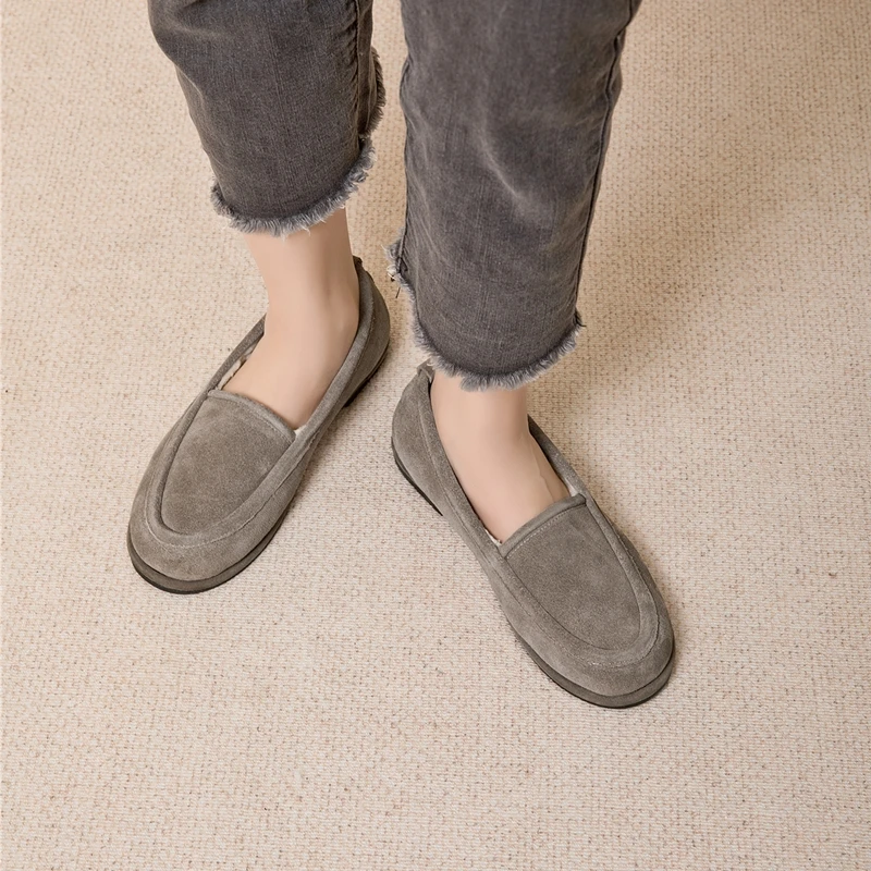 AIYUQI Women's Winter Loafers Anti-slip Slip-on Fur-lined Women Shoes Plus-size Genuine Leather Mary Jane Driving Shoes Female
