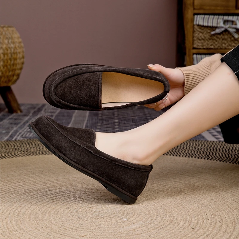 AIYUQI Women's Winter Loafers Anti-slip Slip-on Fur-lined Women Shoes Plus-size Genuine Leather Mary Jane Driving Shoes Female