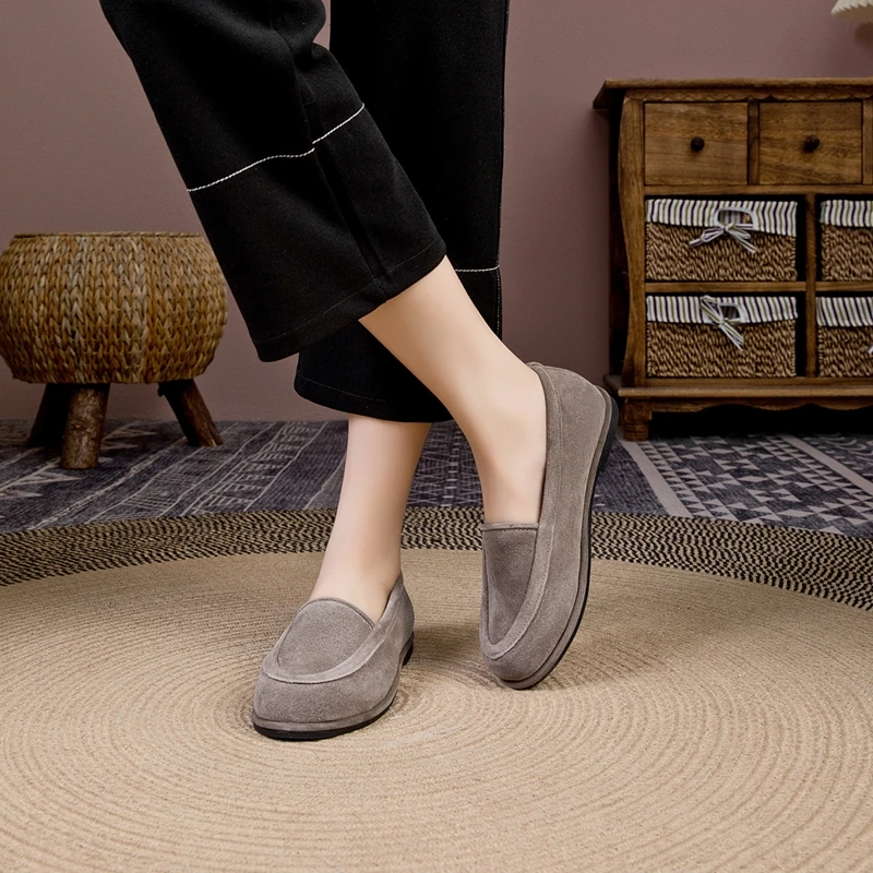 AIYUQI Women's Winter Loafers Anti-slip Slip-on Fur-lined Women Shoes Plus-size Genuine Leather Mary Jane Driving Shoes Female