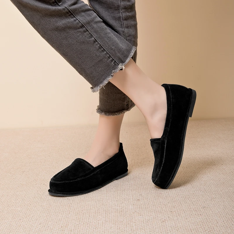 AIYUQI Women's Winter Loafers Anti-slip Slip-on Fur-lined Women Shoes Plus-size Genuine Leather Mary Jane Driving Shoes Female