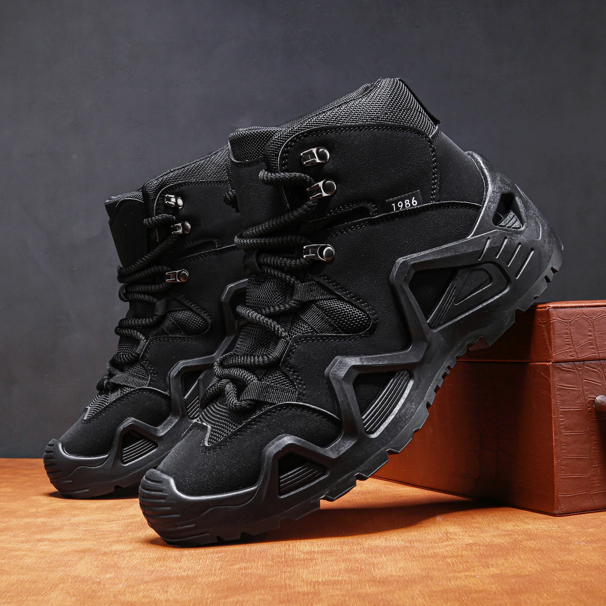 Men's mid top boots, outdoor sports shoes, hiking shoes, anti slip trendy workwear shoes, training shoes, sports shoes