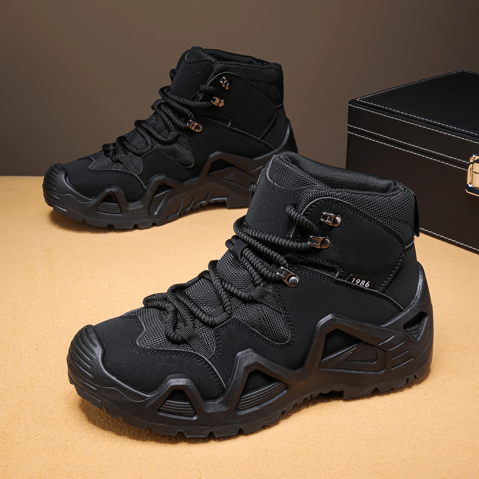 Men's mid top boots, outdoor sports shoes, hiking shoes, anti slip trendy workwear shoes, training shoes, sports shoes