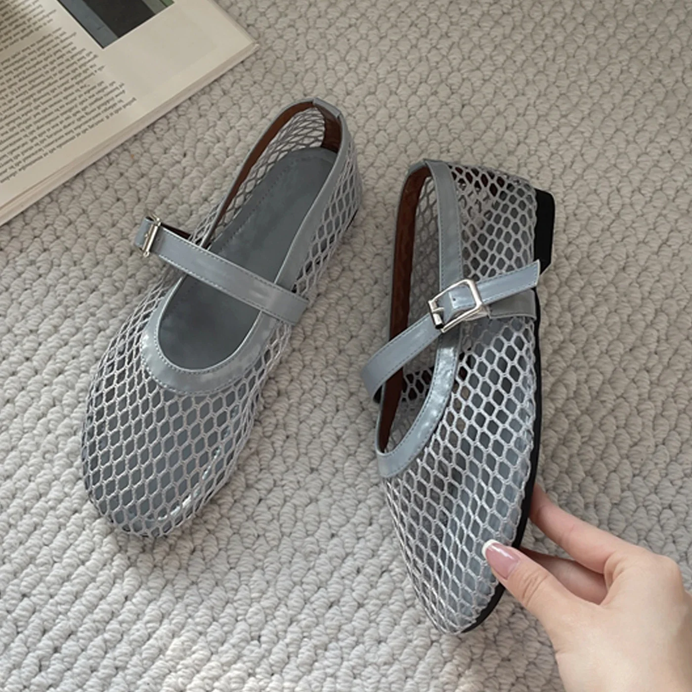 Summer Cosy Mesh Heels Women Flat Shoes Designer Fashion Round Toe Buckle Strap Casual Outdoor Dress Sandals