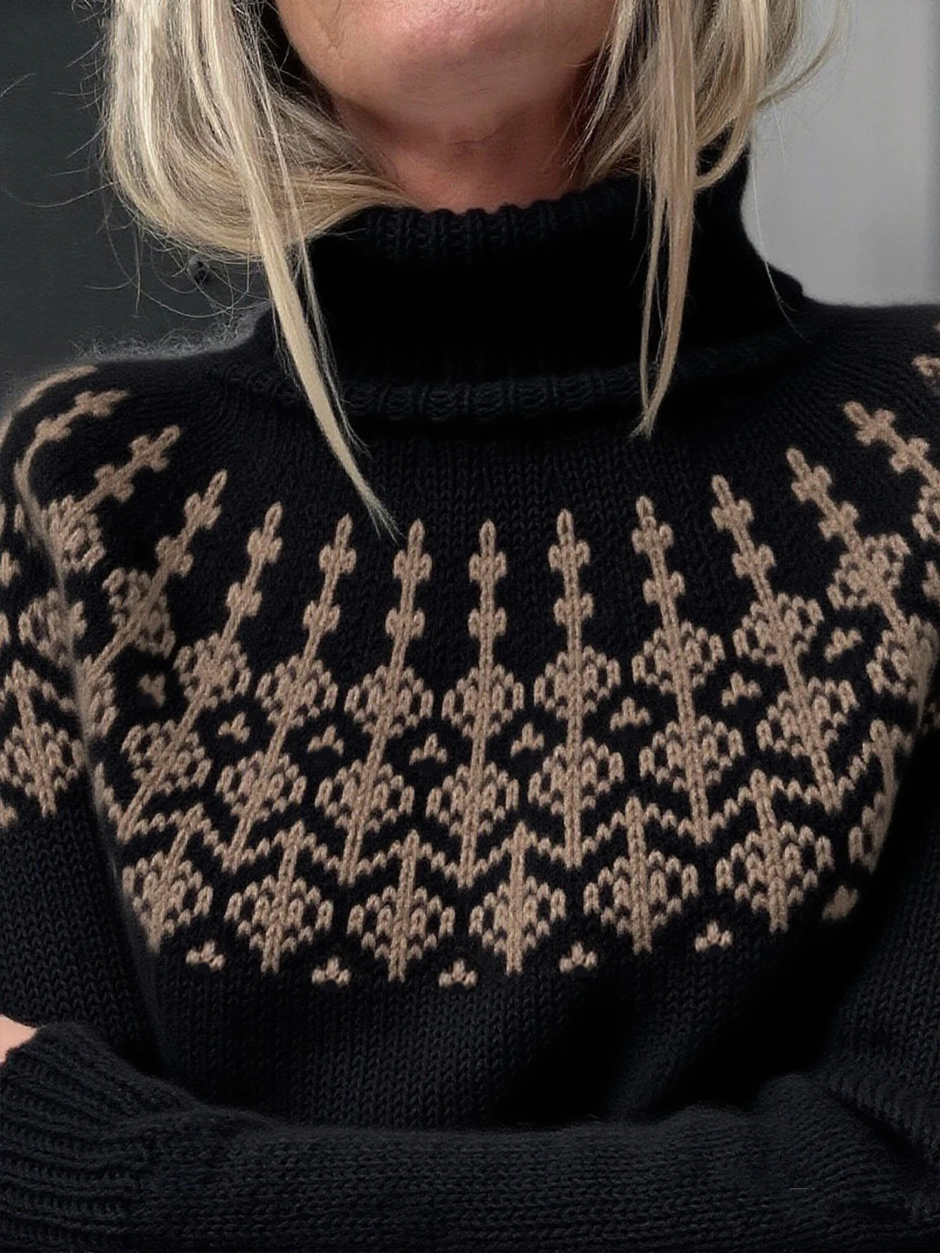New Autumn and Winter Niche Knit Cardigan for Women, Designed in a Lazy Style, Black Geometric Pattern Fitted Turtleneck Pullover, Casual and Elegant Autumn/Winter Top, Basic Versatile Style for Urban Commuting, Stylish and Fashionable Casual Resort Wear, Designer Pattern Niche Knit Cardigan, Valentine's Day Holiday Outfit, Instagram-Style Clothing, Popular among Koreans, Date Gift, Women's Clothing
