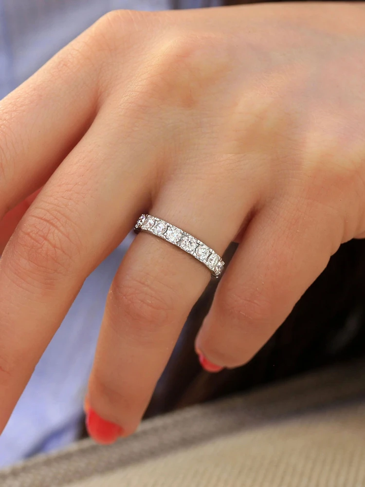 Real White Circular Moissanite Diamond Fashion Simple Wedding Band Ring for Women's Daily Wear Fashioned Trendy Jewelry