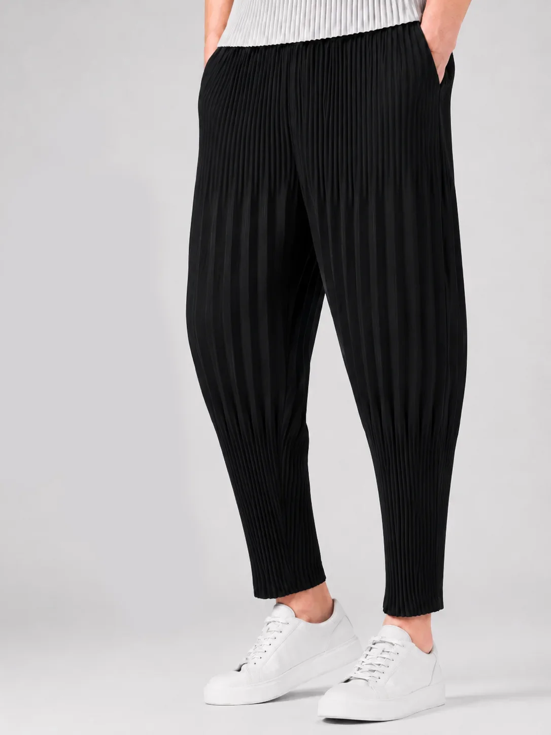 Miyake Pleated Loose Pants Men Japanese Vintage Harem Trousers Breathable Low-crotch Streetwear