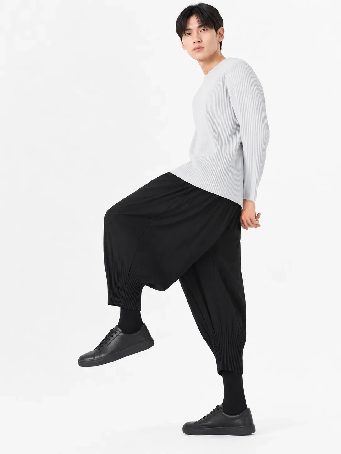 Miyake Pleated Loose Pants Men Japanese Vintage Harem Trousers Breathable Low-crotch Streetwear