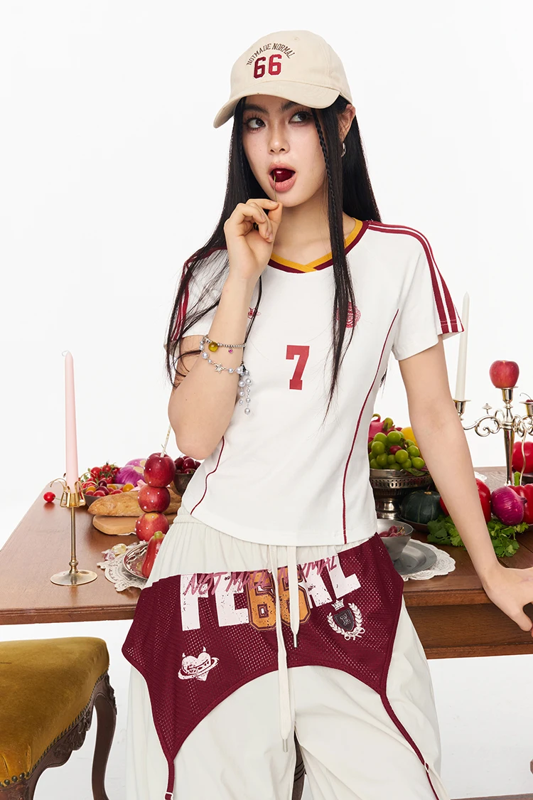 ELFSACK Assorted Jersey Style T-shirts, Sporty Number Print Tees, Slim V-neck Short Sleeve Tops for Women