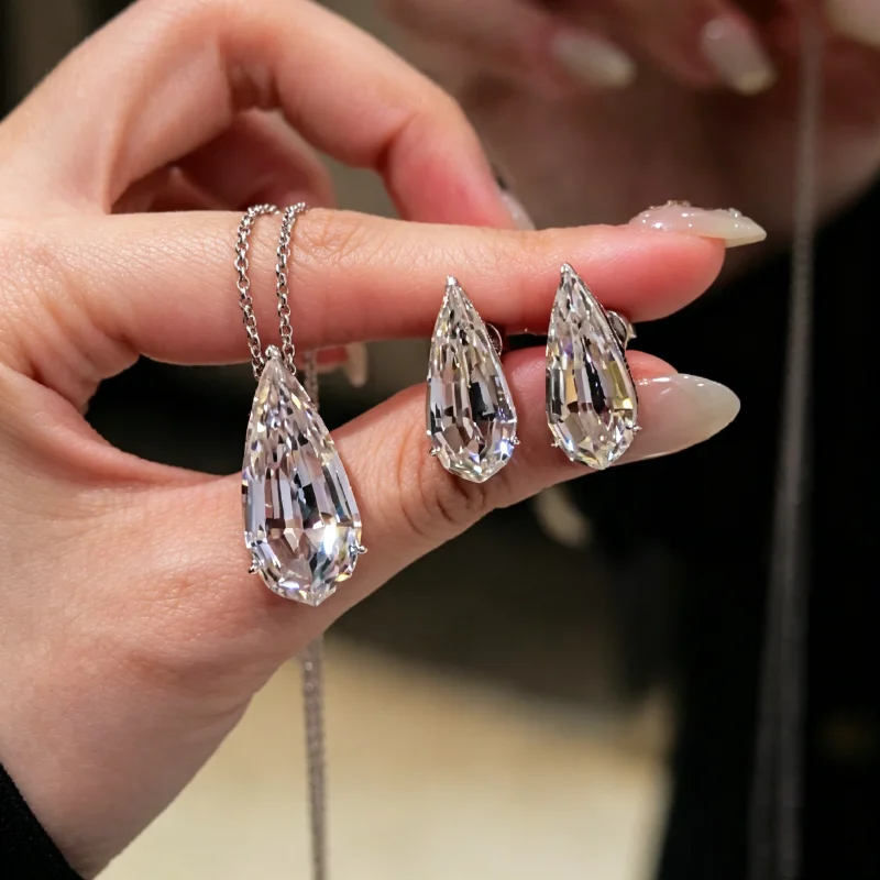 Bellux Copper Alloy Plated with K Gold White Water Drop Single 12 Carat Diamond Light Luxury Fashion Daily Earrings