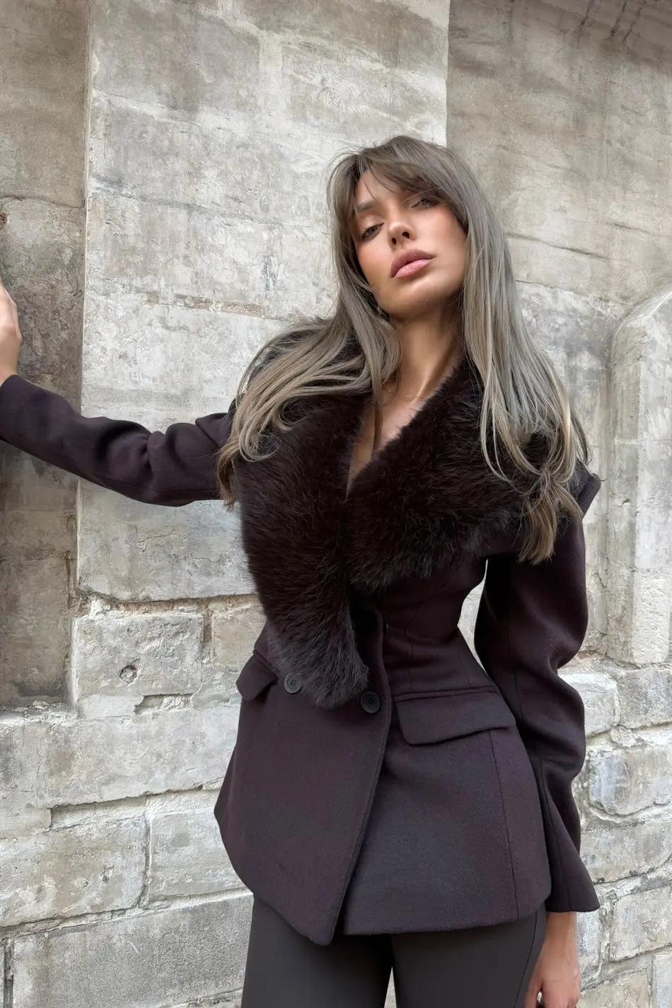 Women Short Fitted Wool Blend Coat, Wide Faux Fur Lapel Collar, Double Breasted Elegant Slim Waist Winter Outerwear For Female