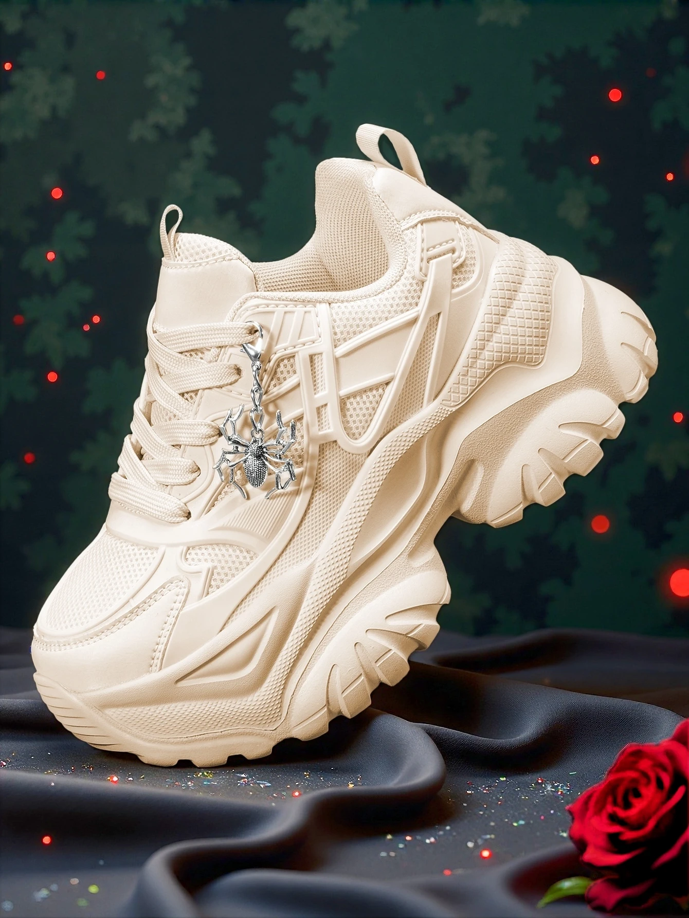Women's outdoor all-season dad sneakers, Y2K style with a 7CM thick sole for added height, white sports shoes, featuring a detachable silver spider decoration, combined with breathable mesh and lightweight EVA, versatile trendy shoes for everyday commuting and shopping
