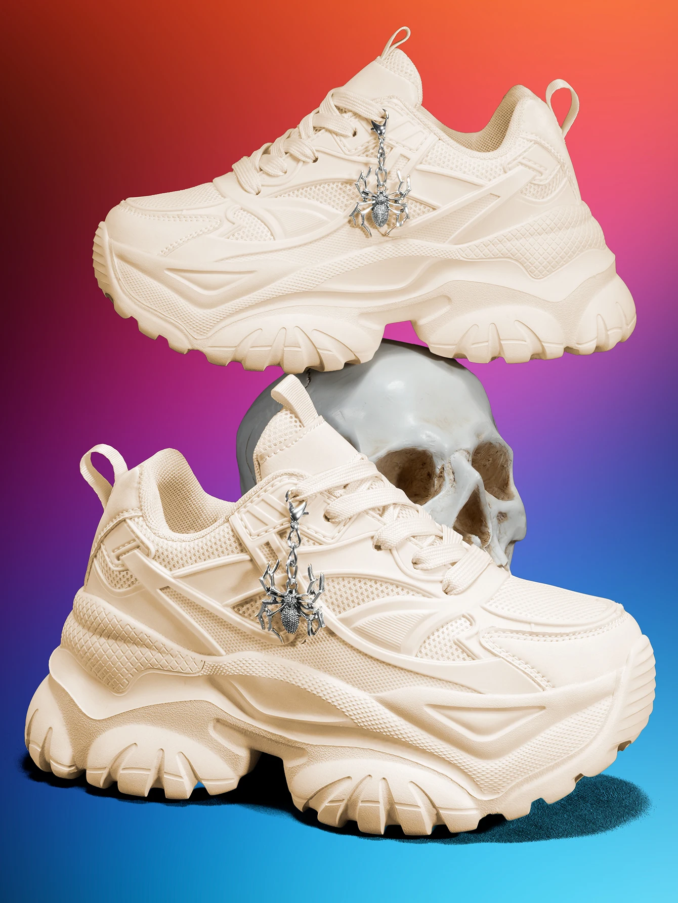 Women's outdoor all-season dad sneakers, Y2K style with a 7CM thick sole for added height, white sports shoes, featuring a detachable silver spider decoration, combined with breathable mesh and lightweight EVA, versatile trendy shoes for everyday commuting and shopping