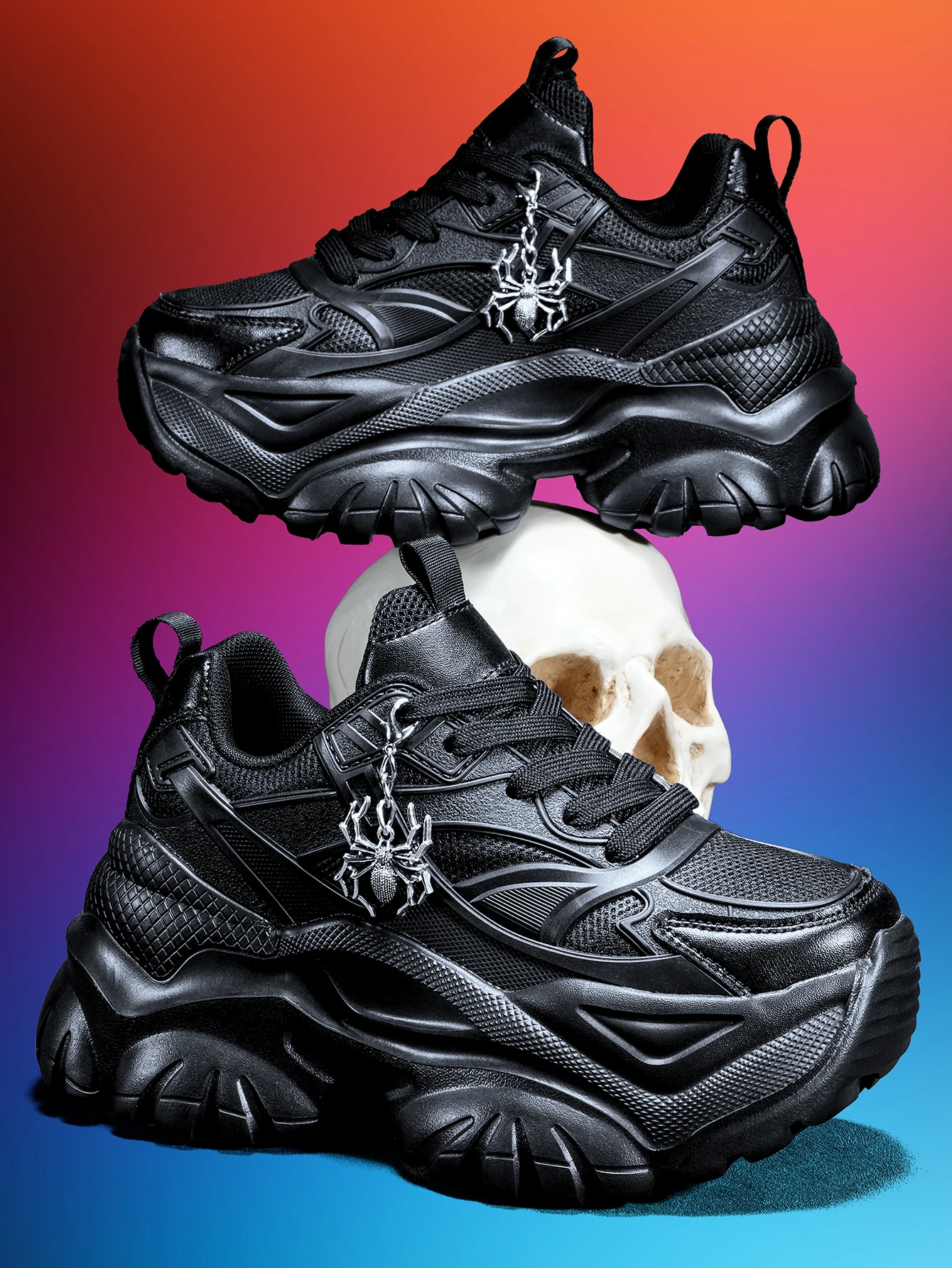 Women's outdoor all-season dad sneakers, Y2K style with a 7CM thick sole for added height, white sports shoes, featuring a detachable silver spider decoration, combined with breathable mesh and lightweight EVA, versatile trendy shoes for everyday commuting and shopping