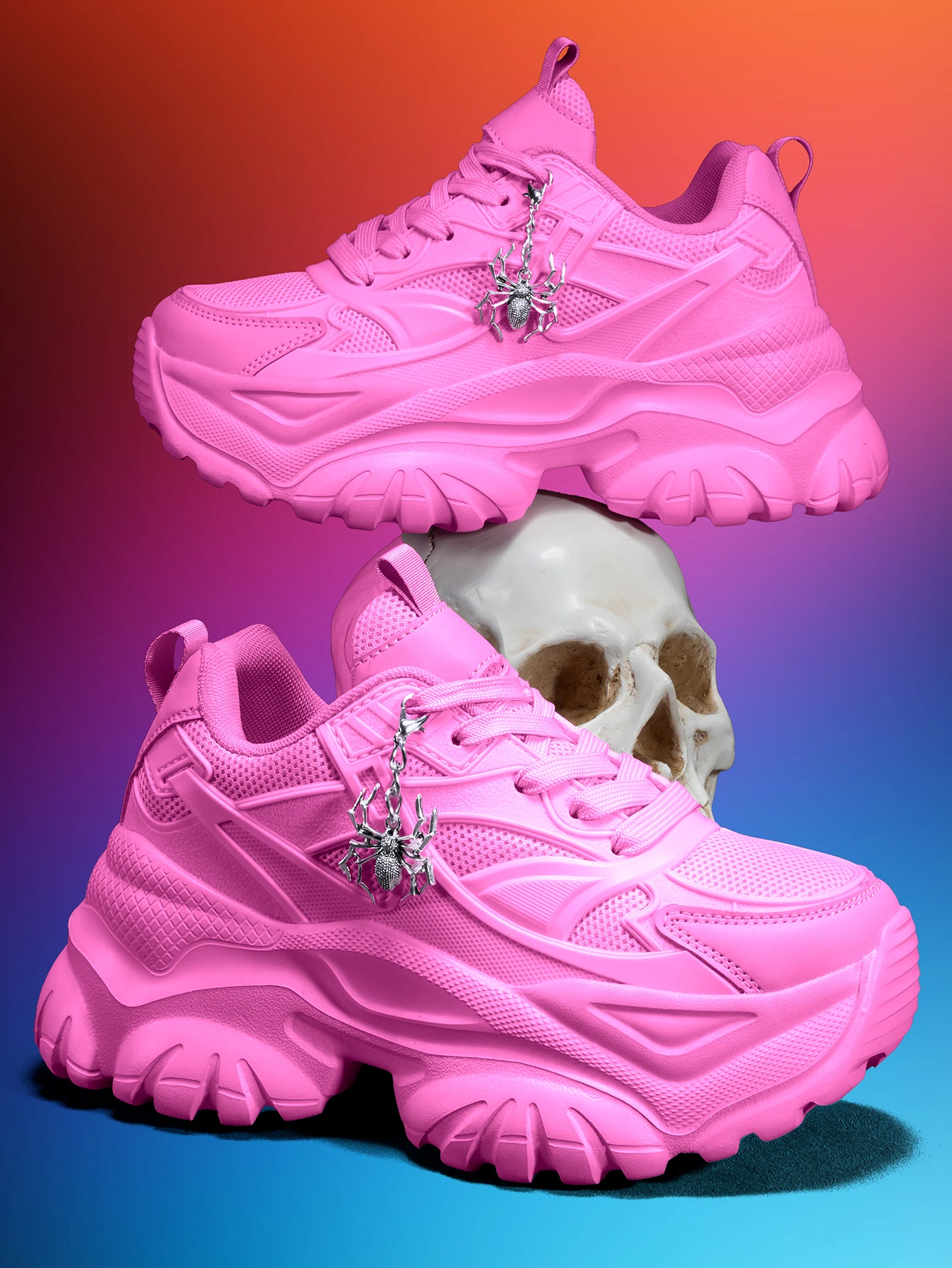 Women's outdoor all-season dad sneakers, Y2K style with a 7CM thick sole for added height, white sports shoes, featuring a detachable silver spider decoration, combined with breathable mesh and lightweight EVA, versatile trendy shoes for everyday commuting and shopping