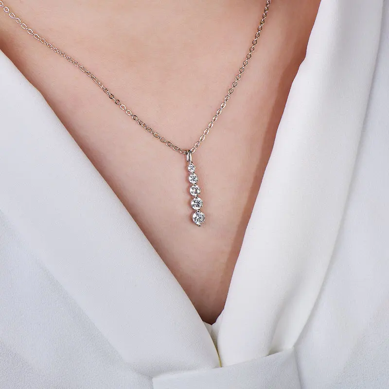IOGOU 14k Gold Filled 0.92cttw D Color Round Moissanite Pendant Necklace for Women 5-Stone Bar Collar GRA Certified Jewelry Gift