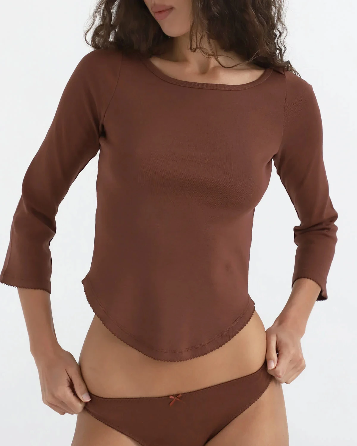 Cou Three-Quarter Sleeve Top, Off-Shoulder Boat Neck Short Lace Design, Retro Bell Sleeves, Slim Fit, Flattering for a Hot Girl Look, Three-Quarter Sleeve Base Shirt, Pure Desire Style, Can Be Worn as an Inner or Outer Layer