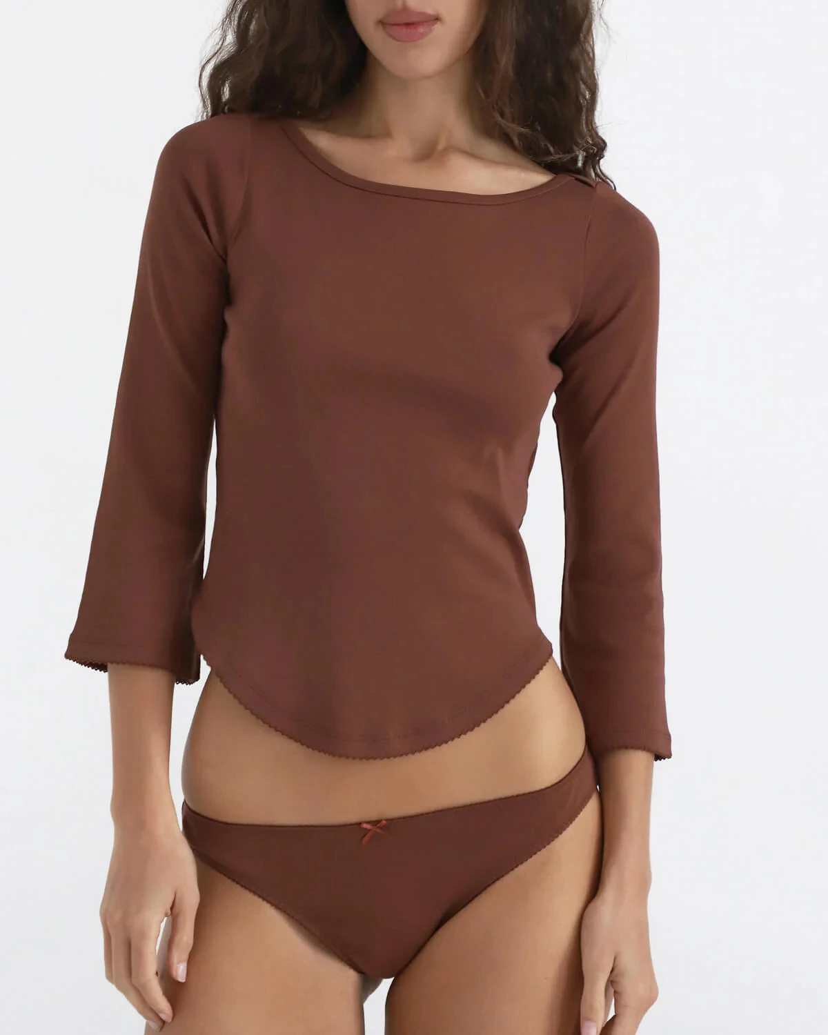 Cou Three-Quarter Sleeve Top, Off-Shoulder Boat Neck Short Lace Design, Retro Bell Sleeves, Slim Fit, Flattering for a Hot Girl Look, Three-Quarter Sleeve Base Shirt, Pure Desire Style, Can Be Worn as an Inner or Outer Layer