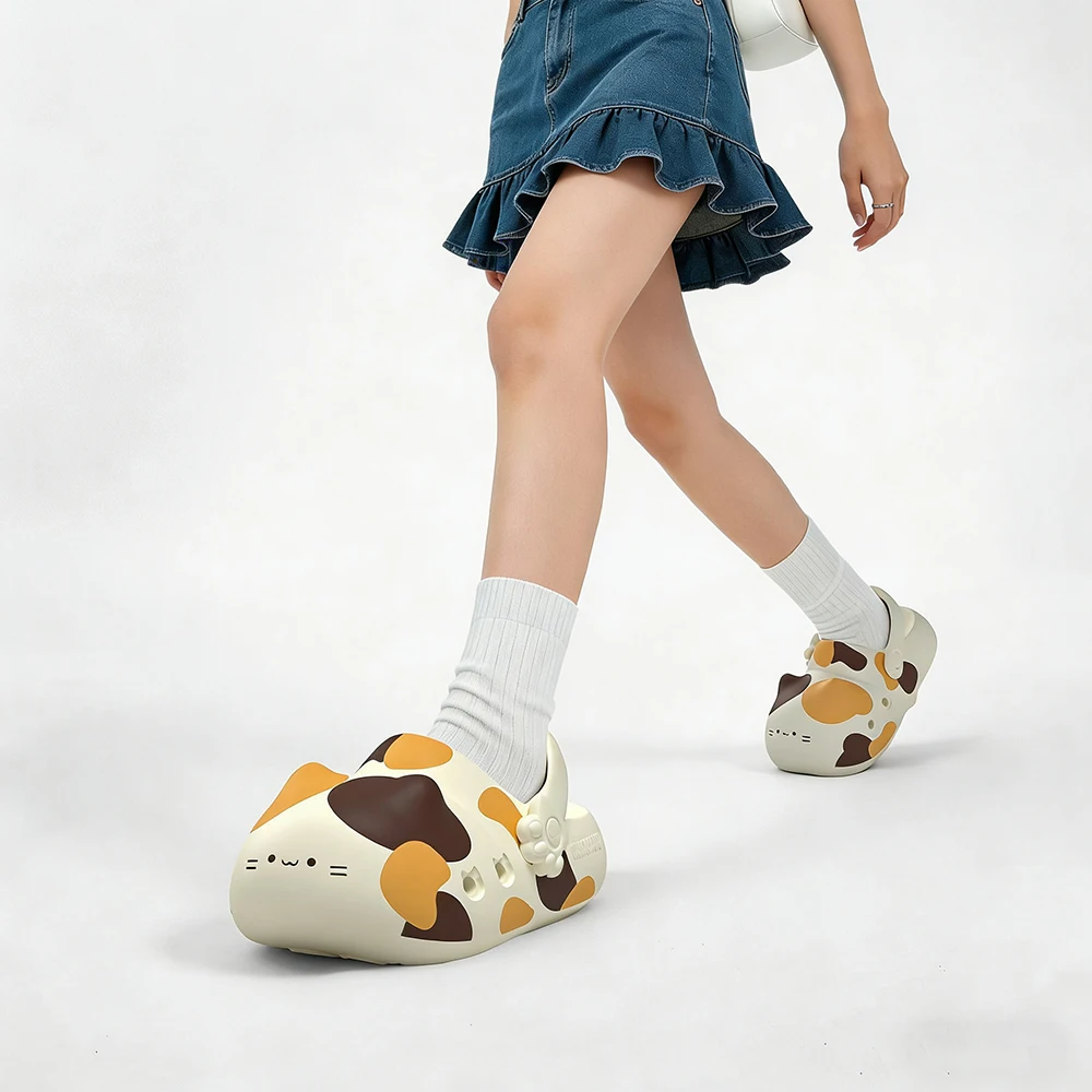 Unisex Size 36-45 Cute Calico Cat Paw Clogs for Women Men Platform Kitten Shoes with Paw Print Bottom Non-slip Eva Beach Slipper