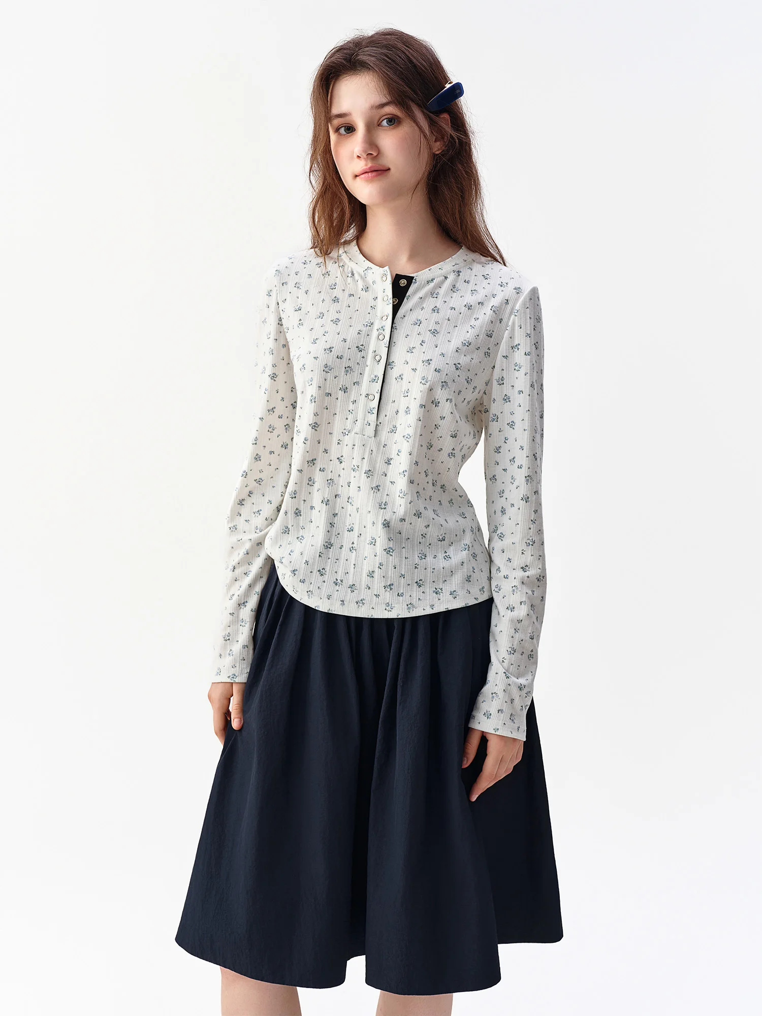 DUSHU 2026 Fall New Women White Base Blue Floral Henley Neck Ribbed Long Sleeve Top Fashion T-shirt Available in Multiple Sizes